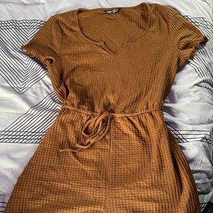 SHEIN SIZE L NOTCHED LETTUCE TRIM ROMPER